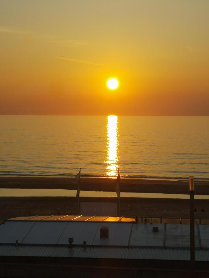 Beach Apartments Seaview Plus Parking Зандвоорт Екстериор снимка