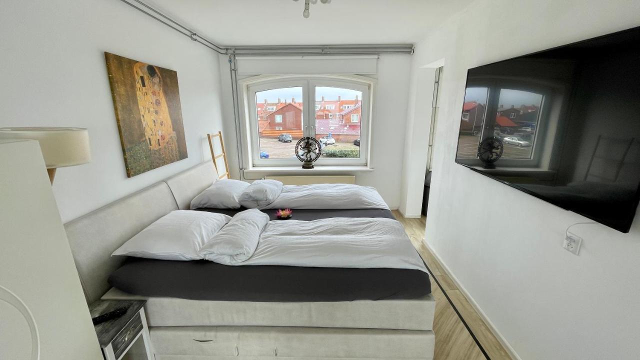 Beach Apartments Seaview Plus Parking Зандвоорт Екстериор снимка